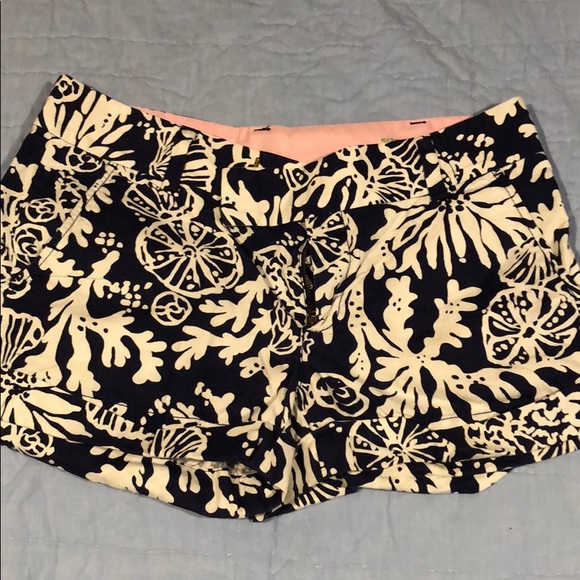 Lilly Pulitzer Barclay shorts 6 - Picture 1 of 3